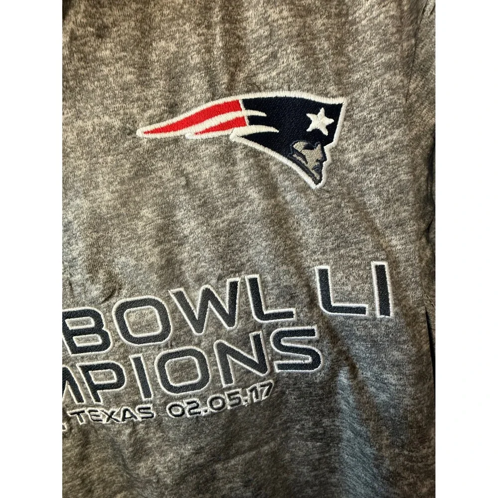 NFL New England Patriots Super Bowl LI Champions Quarter Zip Windbreaker Grey XL